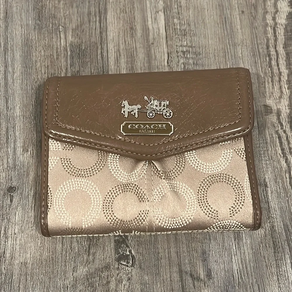 Coach Madison Dotted Op Art Wallet